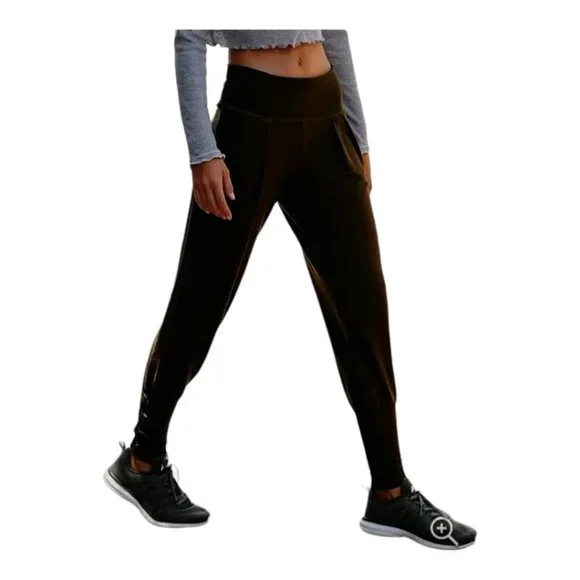 Free People Movement XS Mid-Rise Buckle Ankle Detail Black Pants - Picture 2 of 9